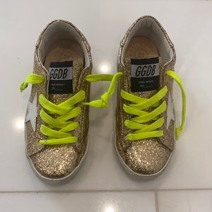 Girls RARE laminated glitter superstars size 29